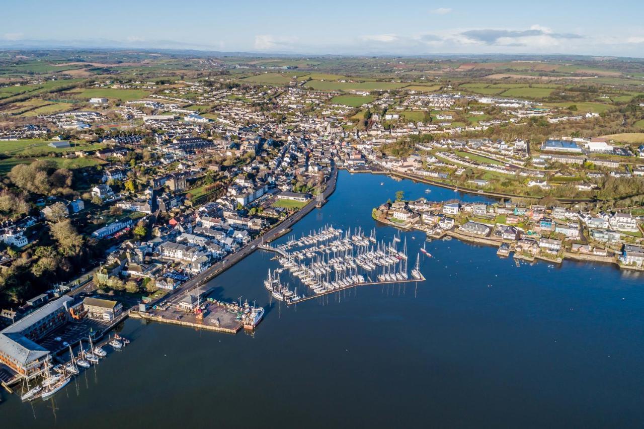 Four Winds,Kinsale Town,Exquisite Holiday Homes,Sleeps 26 Exterior photo